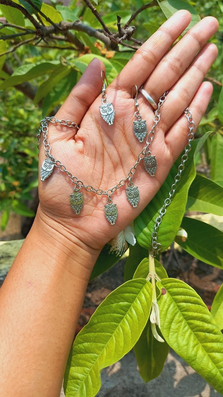 Chain(1) and Earrings(3) Set