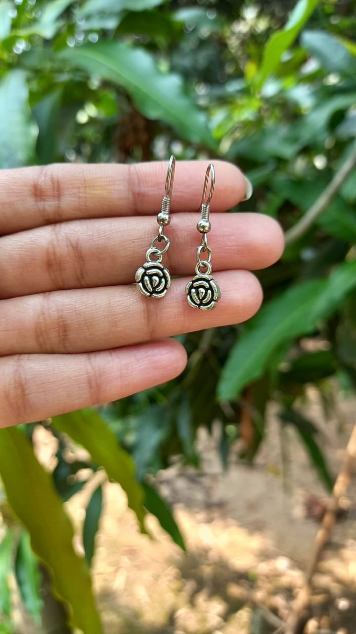 Chain(1) and Earrings(3) Set - Image 3