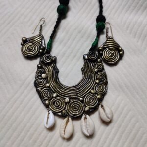 Tribal necklace set ( 1 necklace and 2 ear rings )