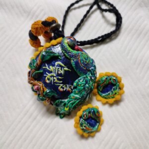 Ami sei mey pendent and ear ring set ( 1 necklace and 2 ear rings )