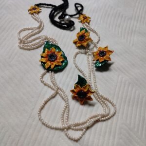 Sunflower with leaf necklace set ( 1 necklace , 2 ear rings)