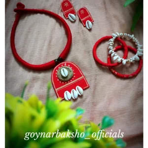 Red choker set with bangles....✨