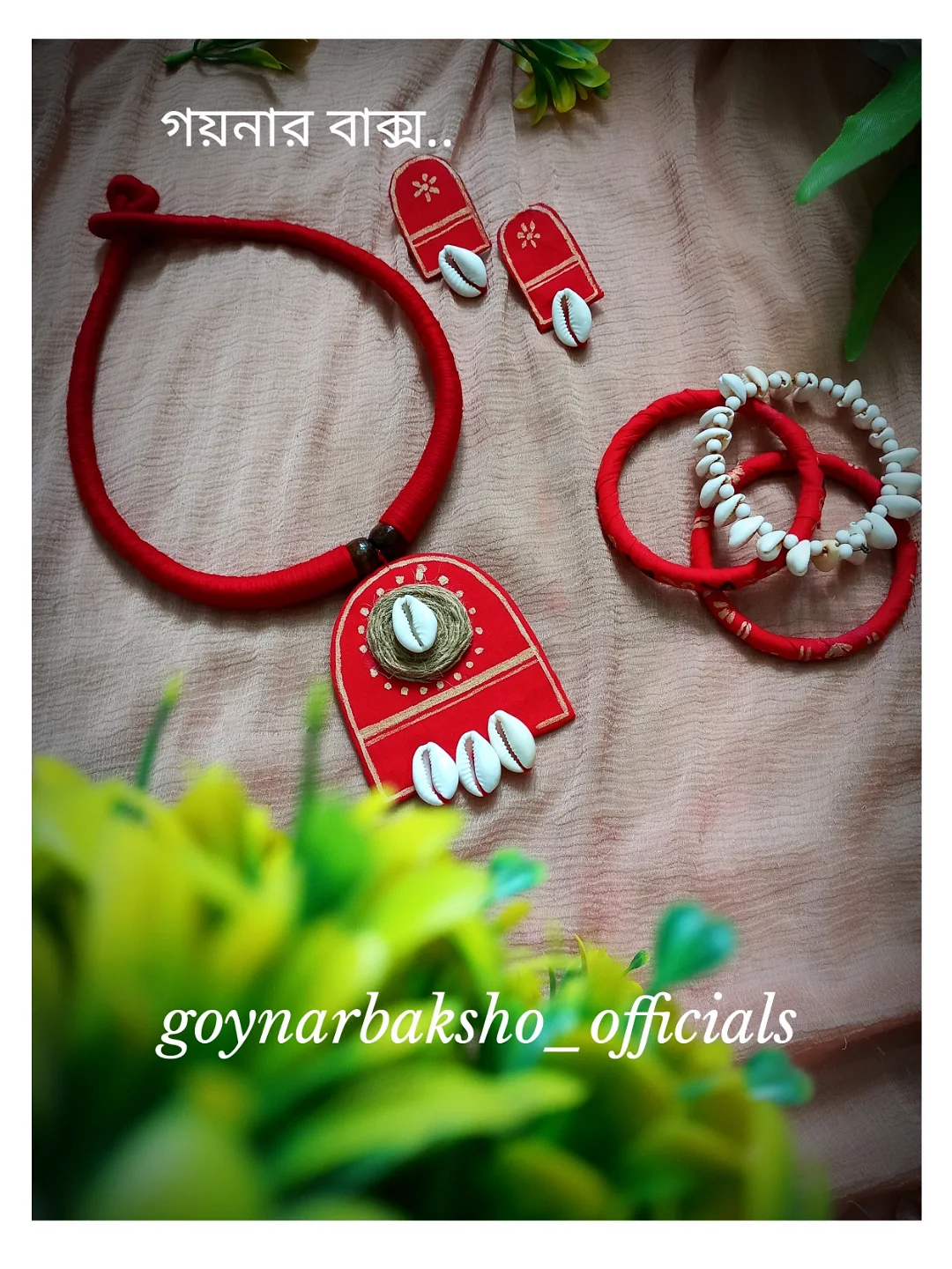 Red choker set with bangles....✨